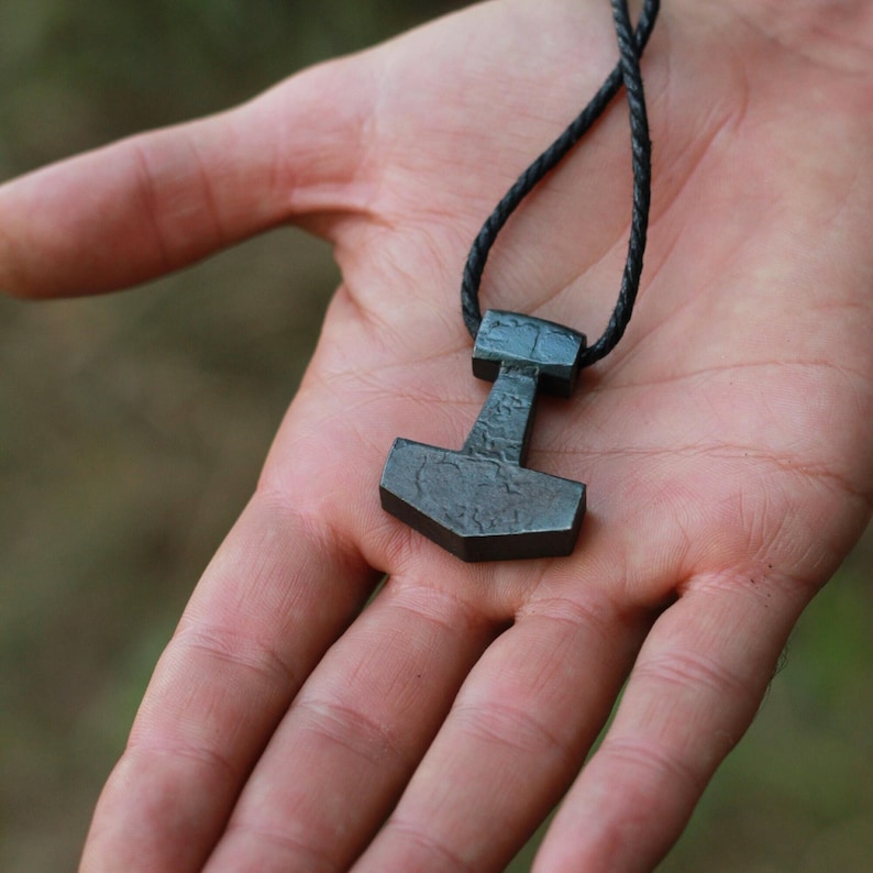 Colgante forjado del martillo de Thor, joyería nórdica Mjolnir imagen 1