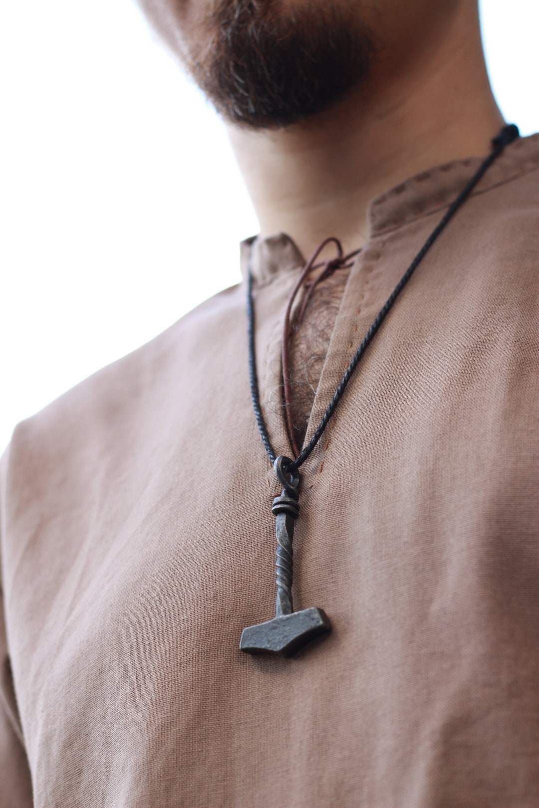 Collana Mjolnir a forma di corvi di Odino | Odin's Hall
