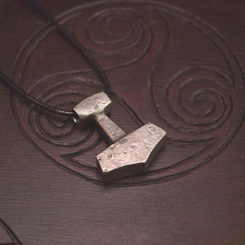 Colgante forjado del martillo de Thor, joyería nórdica Mjolnir imagen 7