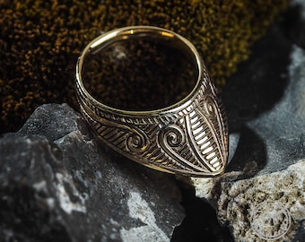 Replica of a medieval archery thumb ring, bowman ring, gift for archery  lover, for reenactment, LARP, living history, historical festivals - Main Image