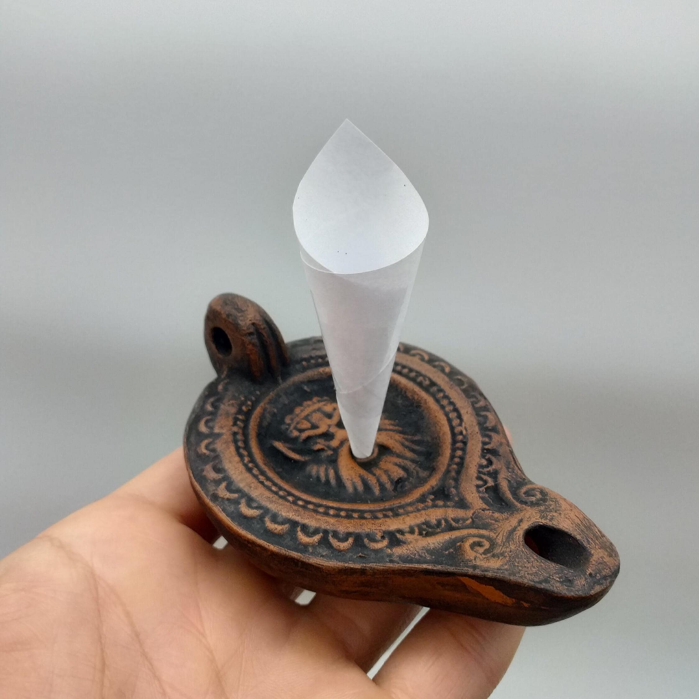 ローマの石油ランプ、シレノスを描いた古代ギリシャのランプ、ギリシャ