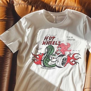Retro Pin Up Girl Hot Wheels Racing Shirt, Retro Pinup Shirt, Pin up Girl Style, 50s Retro Shirt, Snake Shirt, 90s Aesthetic, Rockabilly Tee
