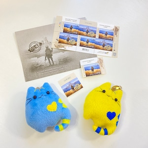 Pusheen, bandera ucraniana, Ucrania, sello postal, sello postal ucraniano, buque de guerra, conjunto de sellos, gato de peluche, sellos postales coleccionables limitados
