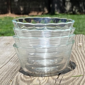 Set of 4 Pyrex Clear Custard Dishes, Scalloped Rim Pyrex Ramekin Dishes