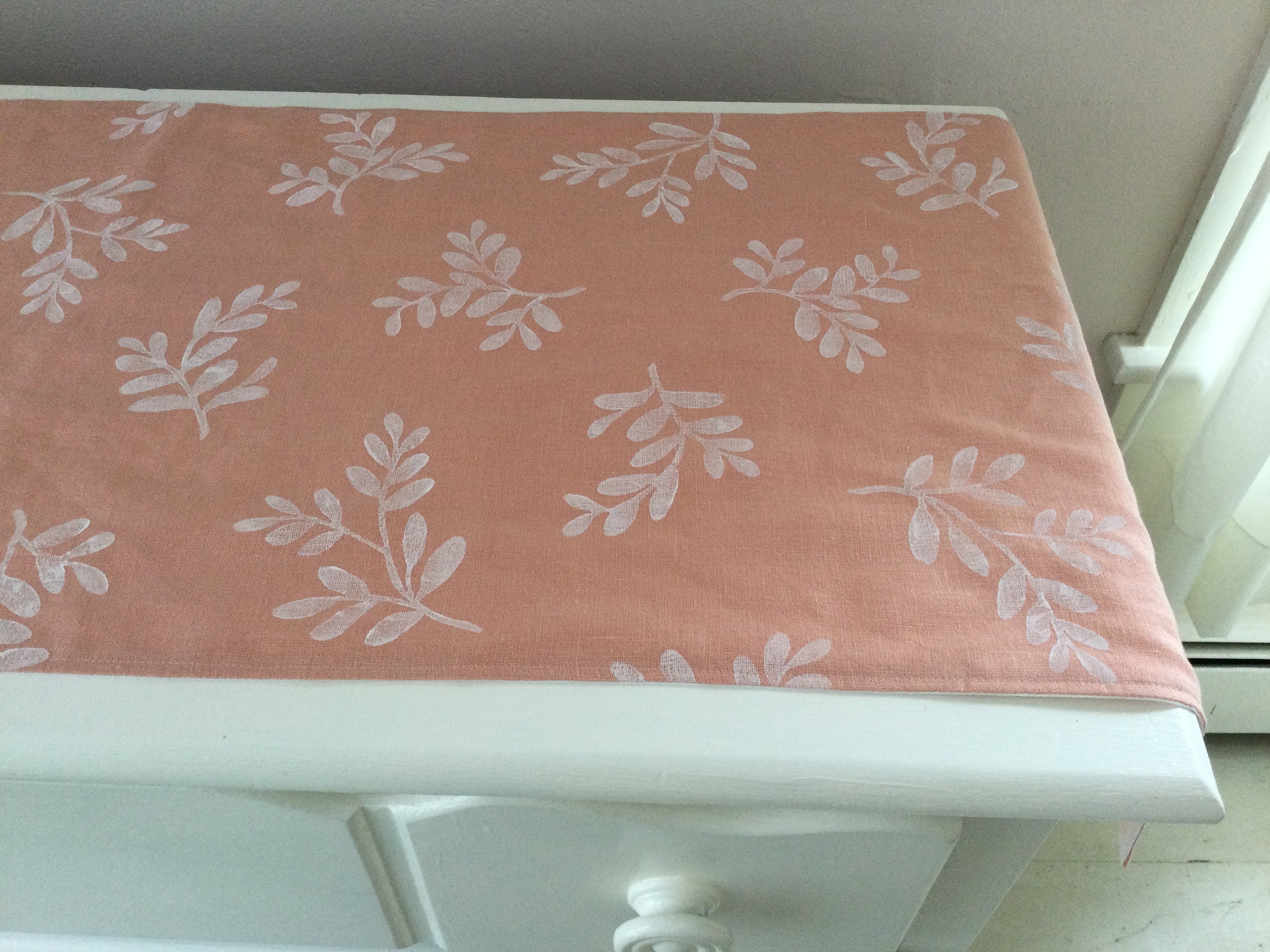 Kitchen & Dining Home & Living Linen runner with block printed pattern