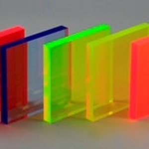 Menukaarten van fluorescerend acryl, gepersonaliseerde aangepaste lasergegraveerde menukaarten, enkelzijdige lasergegraveerde visitekaartjes