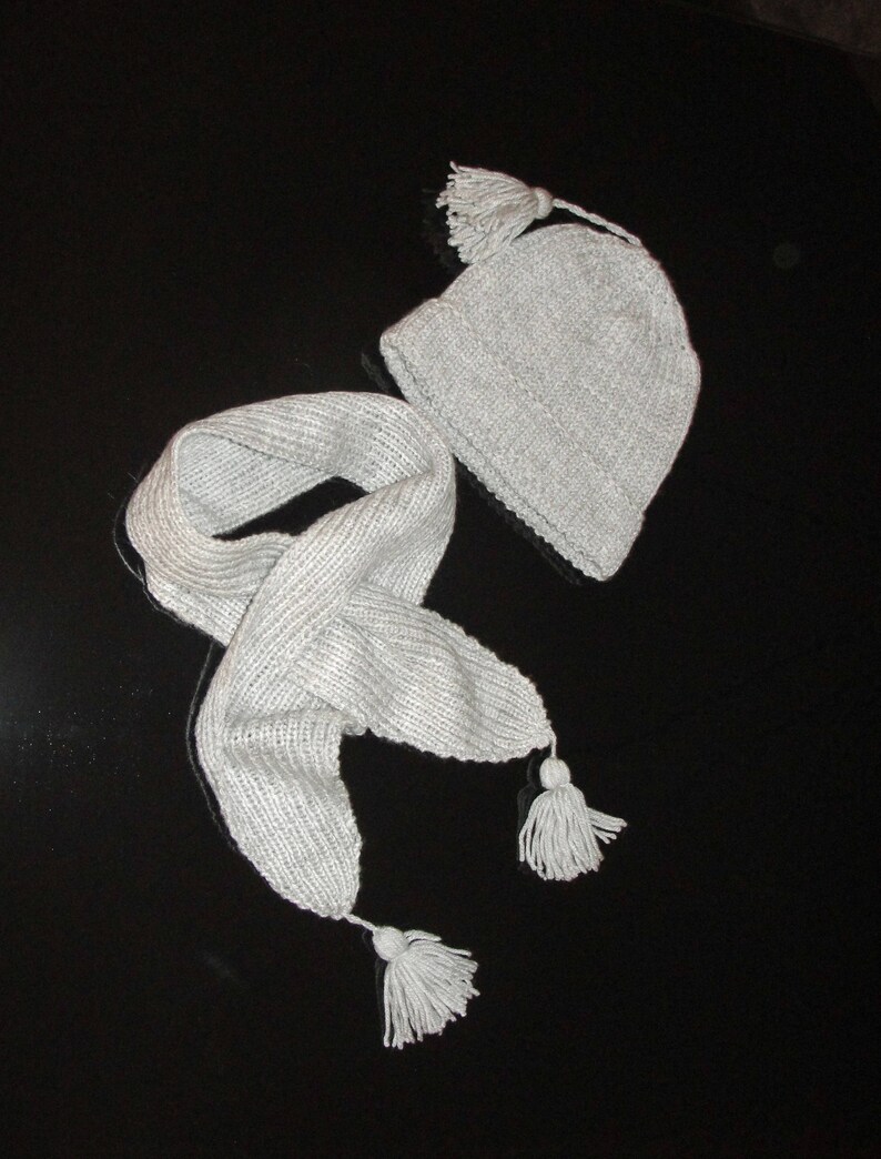 Girls Grey Premium Acrylic Yarn Toddler Size 6 Birth gift Gift Hand knitted Hat and Scarf Infant Children/'s fashion