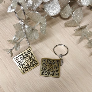 Código QR personalizado Llaveros grabados con láser, Llavero QR de 30 mm, Fob grabado con láser, Llaveros, Etiquetas, Casillero, Instagram, Facebook, Twitter, TikTok