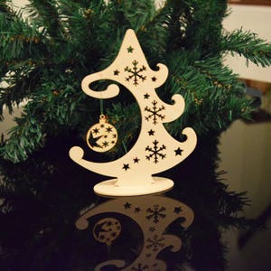 Plywood Christmas Tree with Bauble: Holiday Decoration