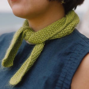 Hand Knit Mini Scarf Pattern: Seed Stitch (PDF Pattern)