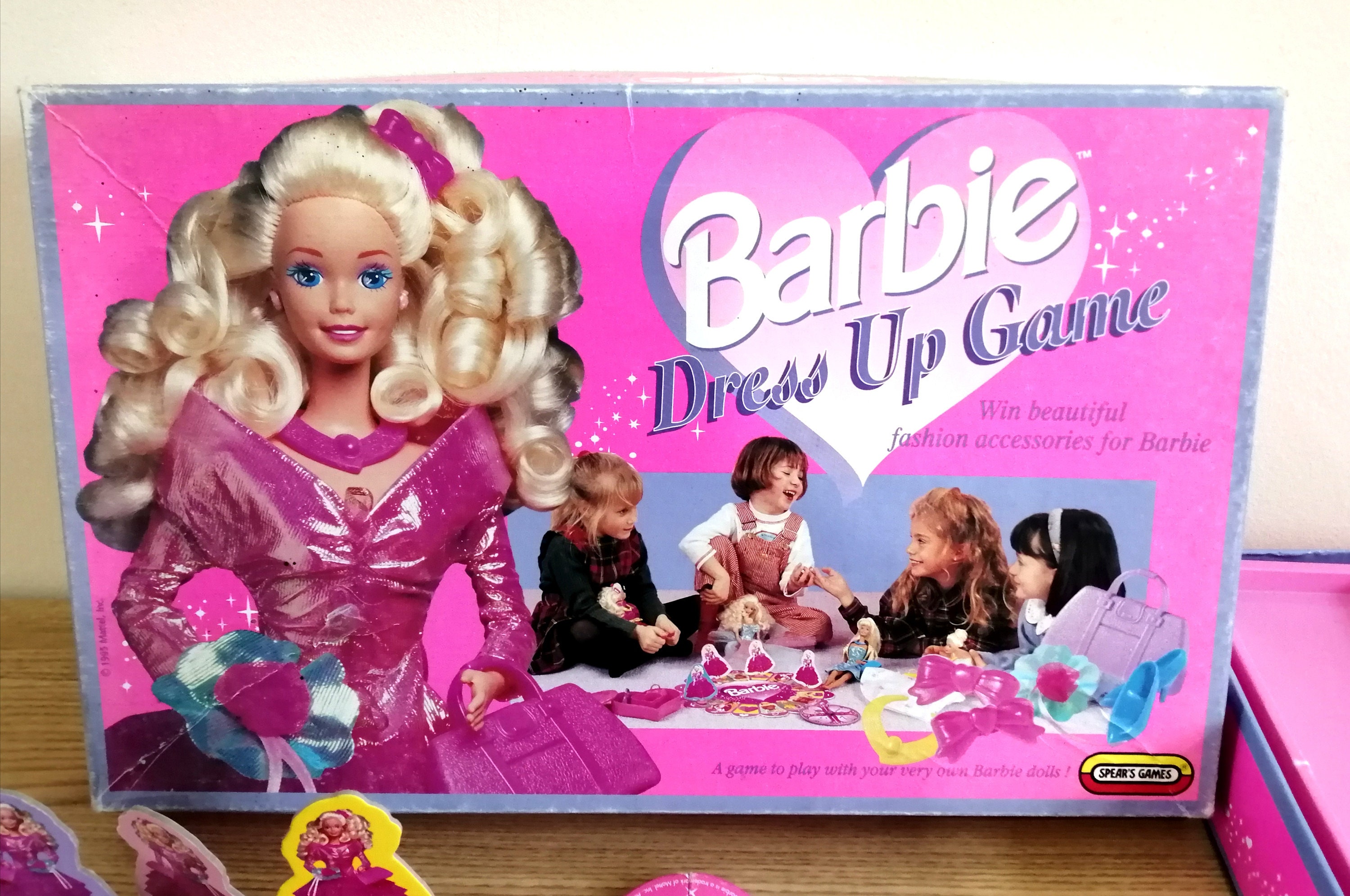 barbie dress up clothes games