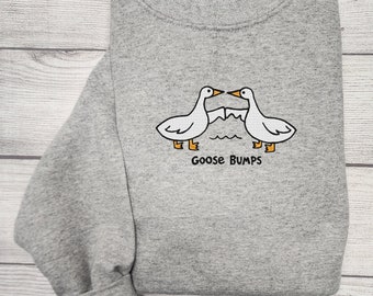 Bluza z haftem GOOSE BUMPS, bluza z okrągłym dekoltem