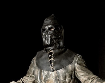 Dark Ritual Leather Mask – Post-Apocalyptic Festival Hood