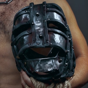 Máscara de Ferro com Trava de Chave – Capacete de Rei Prisioneiro Feito à Mão, Capuz de Bastilha de Fantasia, Chapéu de Cosplay Histórico, Arte Vestível de Aço Inoxidável