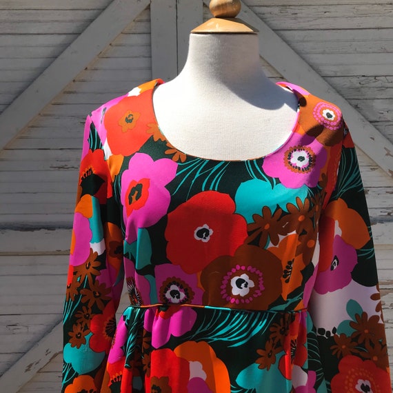 70s Vintage Bold Floral Long Sleeved Maxi Dress