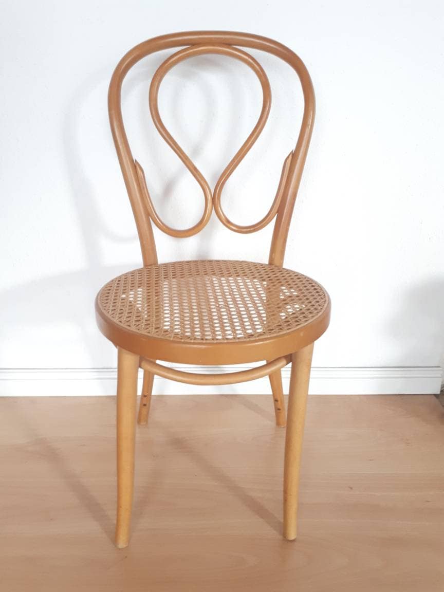 Bentwood chair ① Antique Thonet Sweethart Chair Model 215R Bentwooden Chairs 3