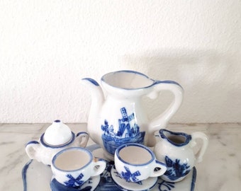 Handpainted Delfts Blue Doll House Tea set