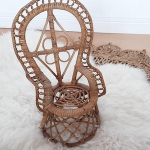 Mini Rattan Peacock Chair for Dolls