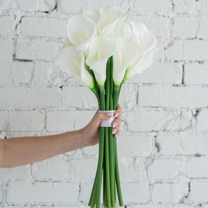 White Calla Lily Bridal Bouquet, Faux Floral Bouquet, White Bouquet, Wedding Bouquet, Bridal Bouquet, Real Touch Lily Bouquet, Calla Lily