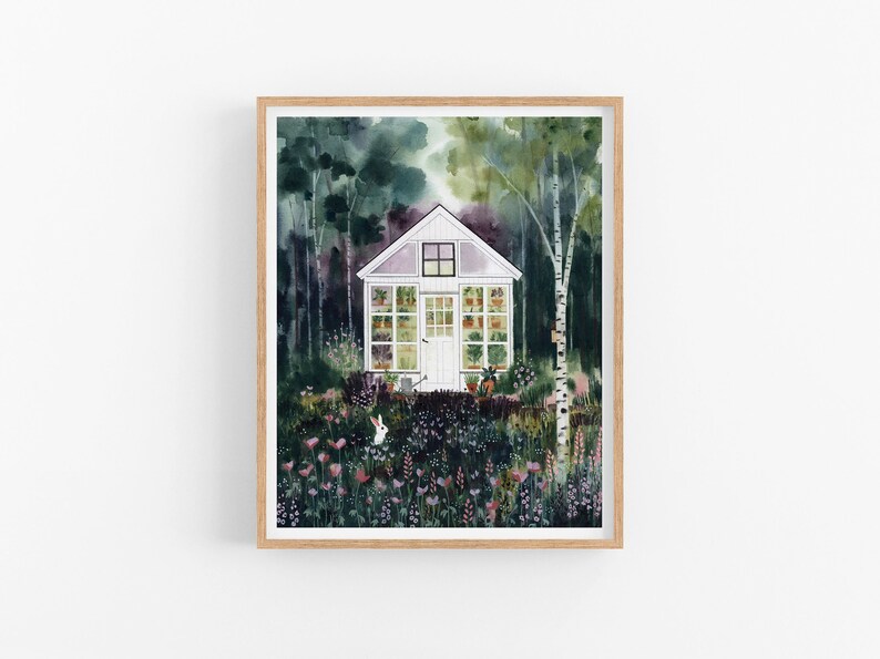 K&ouml;nnte beinhalten: Ein Aquarellbild eines wei&szlig;en Gew&auml;chshauses, umgeben von &uuml;ppigen gr&uuml;nen B&auml;umen und Blumen. Ein kleiner wei&szlig;er Hase befindet sich im Vordergrund.