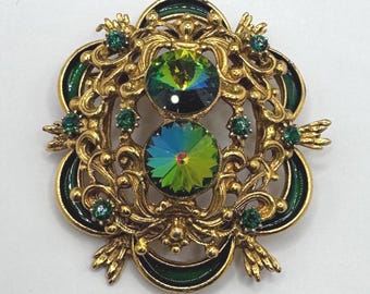 Vintage Gold-Tone Green Rhinestone Brooch