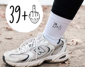 Socken mit 39+ Mittelfinger, witziges Geschenk zum 40. Geburtstag, Tennissocken, 40. Geburtstag, Geschenkidee runder Geburtstag, hello forty