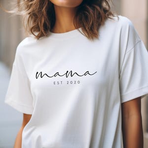 Personalizable Mama Shirt, Gift Mom, Mother&#39;s Day, Oversized T-Shirt, T-Shirt with the Name and Year of Birth of the Child