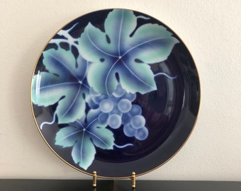 Vintage Fukagawa Porcelain Plate: Japanese Grapevine Decor