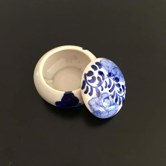 Vintage,Blue And White, Round Ceramic,Trinket Box… - image 3