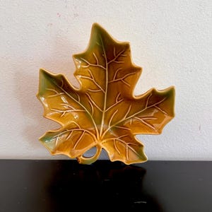 Vintage,Maple Leaf Bowl,Leaf Shaped Bowl,Ceramic Leaf,Trinket Dish,Nut Bowl,Trinket Bowl,Candy Bowl,Leaf Dish,Leaf Bowl,Gift