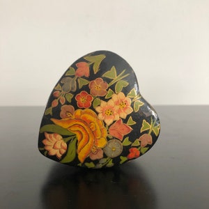 Vintage,Kashmiri Box,Paper Mache Box,Heart Shaped Box,Trinket Box,Indian Box,Heart Box,Hand Painted Box,Boho Décor,Boho Décor,Bohemia