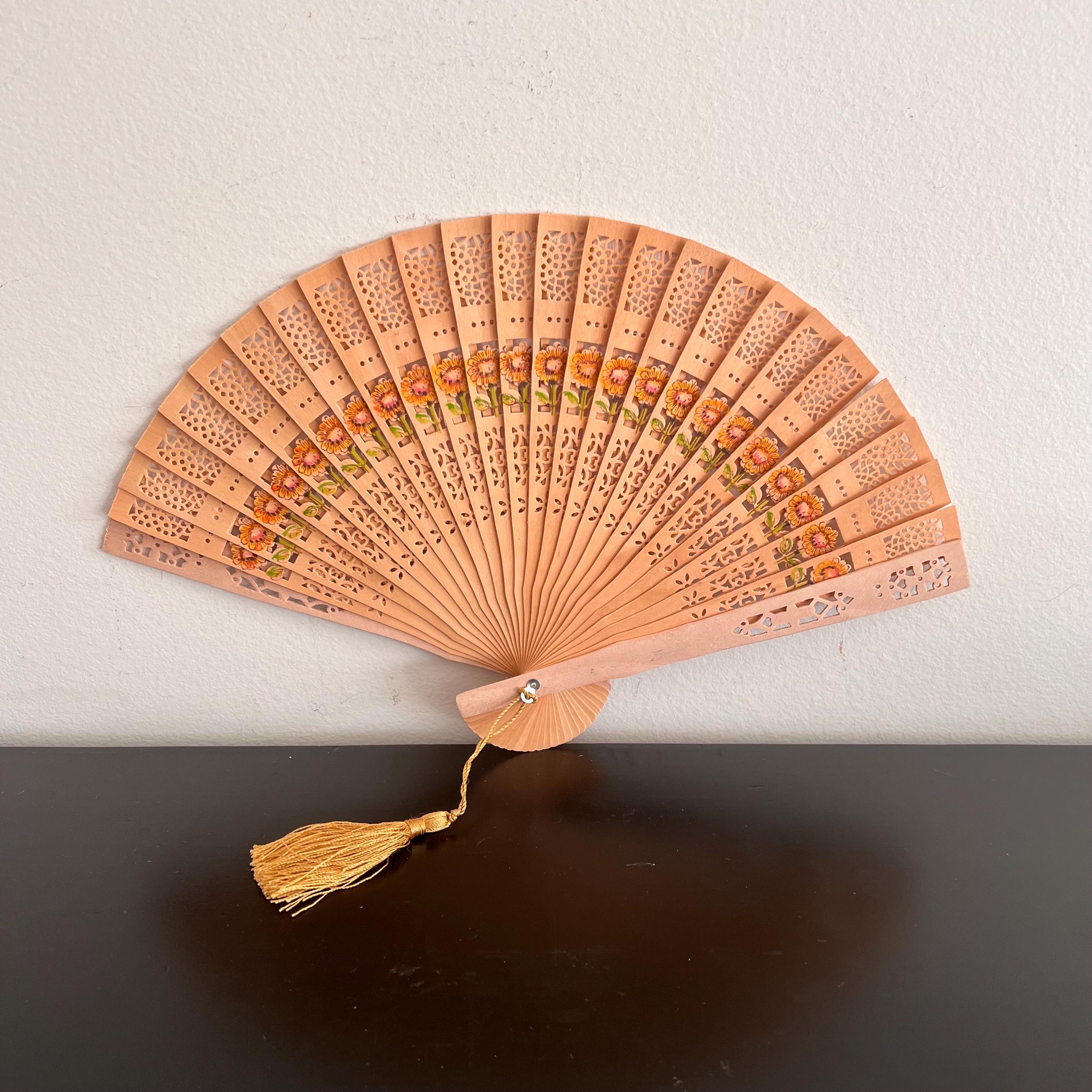 ヴィンテージ木製折りたたみ扇子：中国風シノワズリ装飾 - Etsy 日本