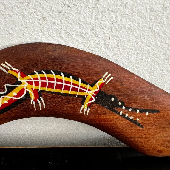 ヴィンテージオーストラリアブーメラン：手彫りのワニ、先住民族の芸術