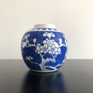 Vintage, vaas Prunus, Chinese vaas, blauw en wit decor, chinoiserie, Aziatisch interieur, vaas pruimenbloesem, Hawthorne, vaas