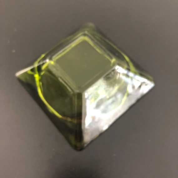 ヴィンテージグリーンガラス灰皿：ミッドセンチュリーモダンレトロ