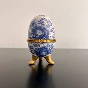 Vintage,Porcelain Egg Box,Egg Shaped Box,Blue And White,Ceramic Egg,Porcelain Box,Collectible Egg,Collectible Egg Box,Egg Shape,Jewelry Box