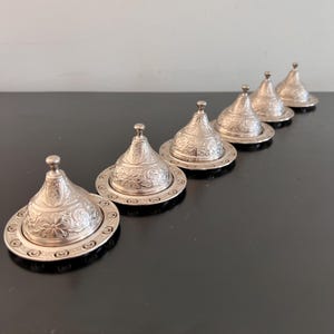 Vintage, plato marroquí con cúpula, campana y plato de plata, plato de plata con cúpula, campana de plata, plato para servir, plato marroquí, tajine de plata, árabe