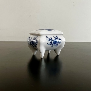 Vintage,Delft Blue Footed Box,Ring Box,Porcelain Box,Delft Blue,Ceramic Box,Blue And White,Delft