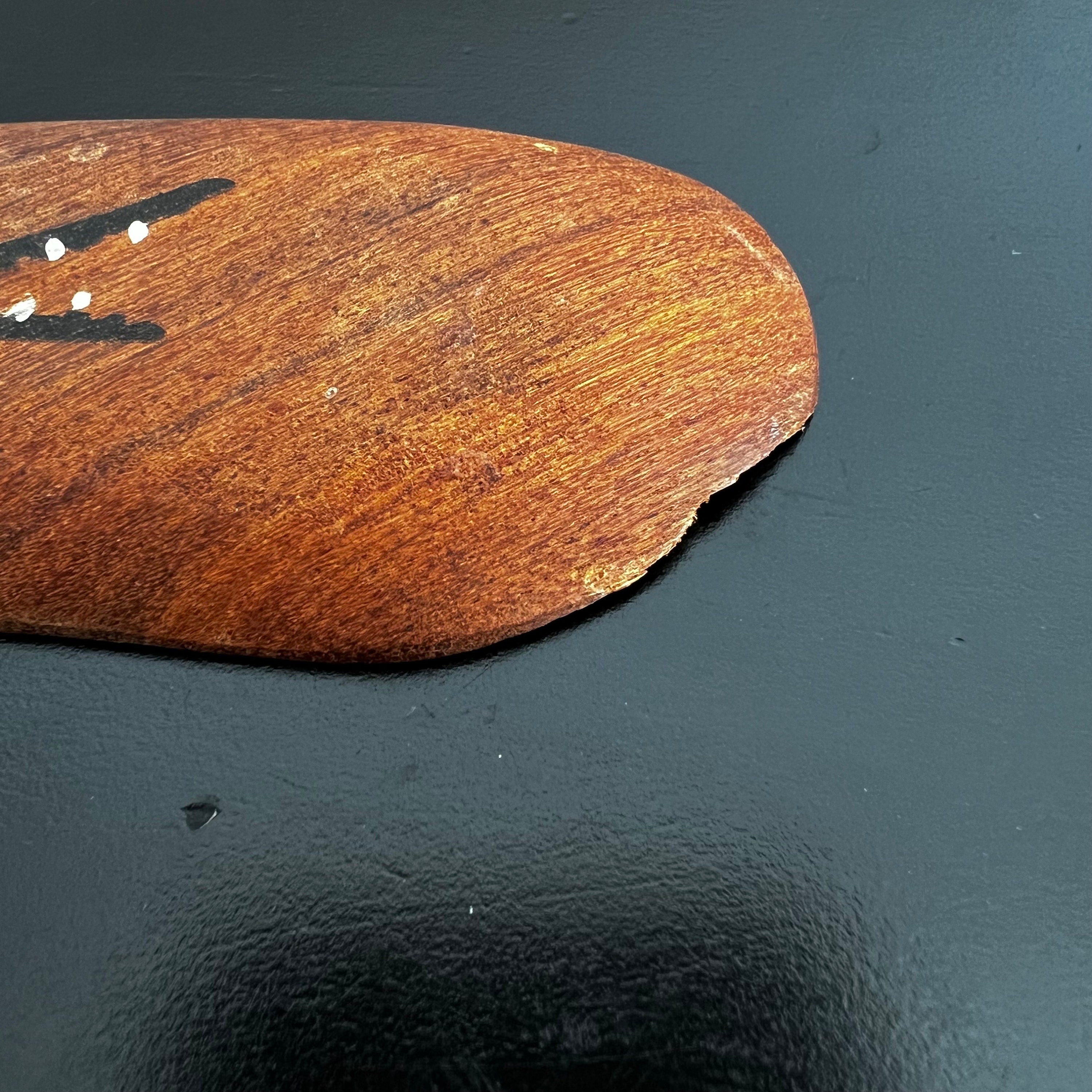 ヴィンテージオーストラリアブーメラン：手彫りのワニ、先住民族の芸術