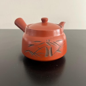 Tetera japonesa antigua Tokonome, Kyushu, tetera con asa única.