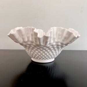 Vintage,Milk Glass Bowl,Hobnail Glass Bowl,Ruffle Rim Bowl,White Bowl,Milk Glass,Ruffle Bowl, Decorative Bowl,Fruit Bowl,Gift,Retro Bowl