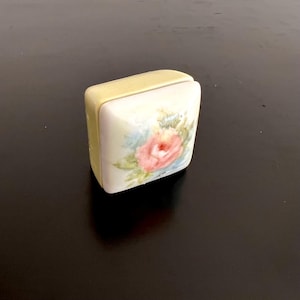 Vintage,Porcelain Box,Ceramic Box,Porcelain Ring Box,Dresser Box,Hand Painted Porcelain Box,Gift,Trinket Box,Jewe Box