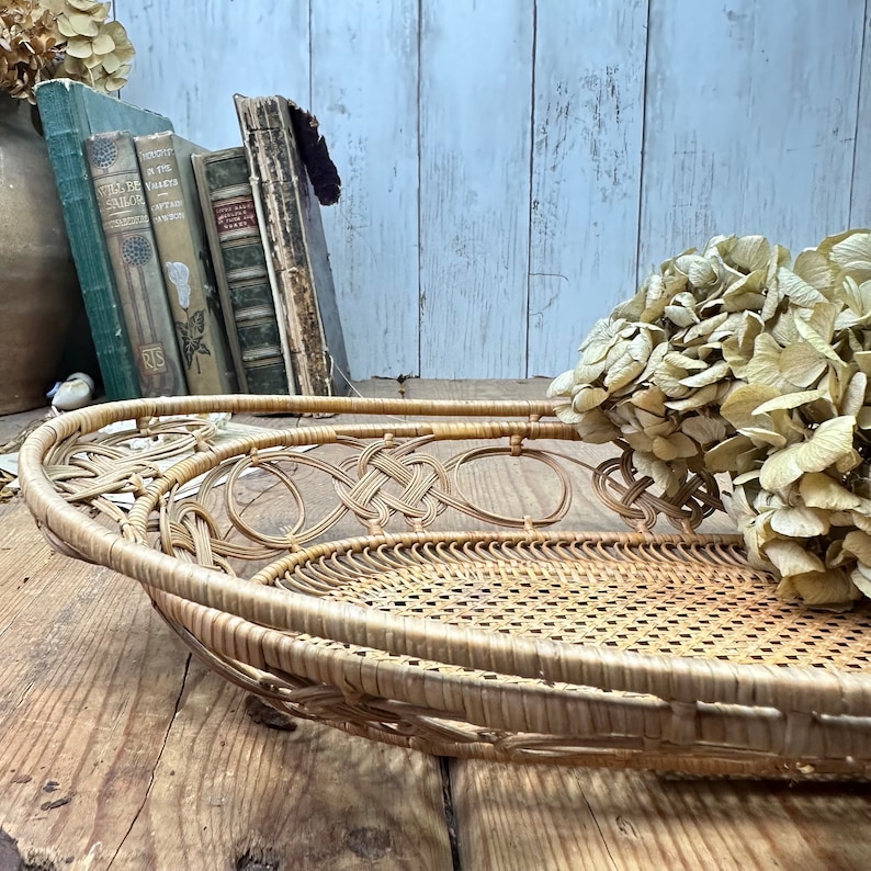 Small Mid Century Woven Boho Tiki Tray / Basket image 5