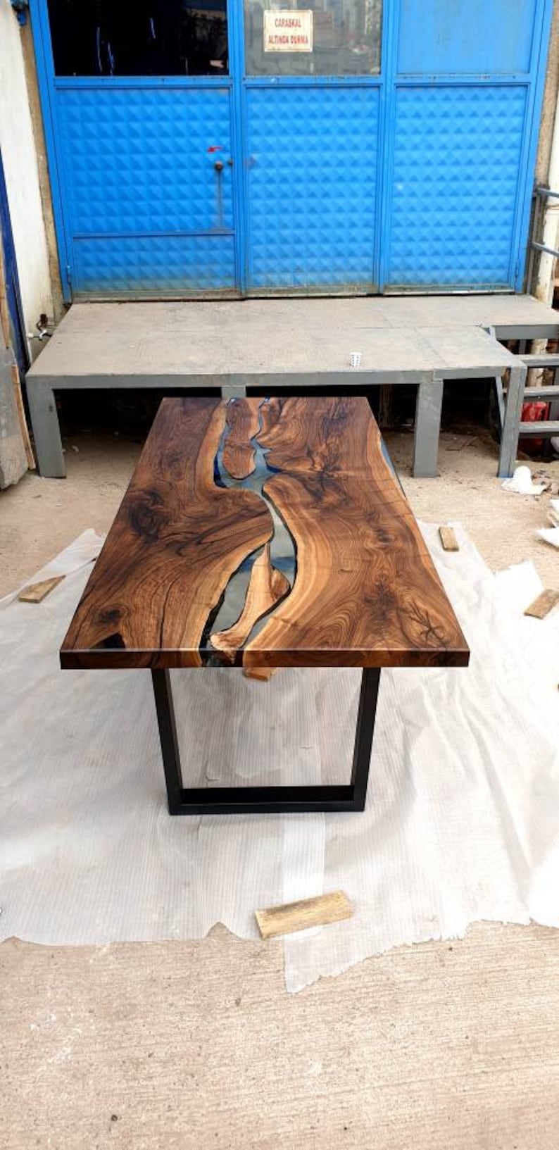 Clear Resin Walnut Table for Kitchen
