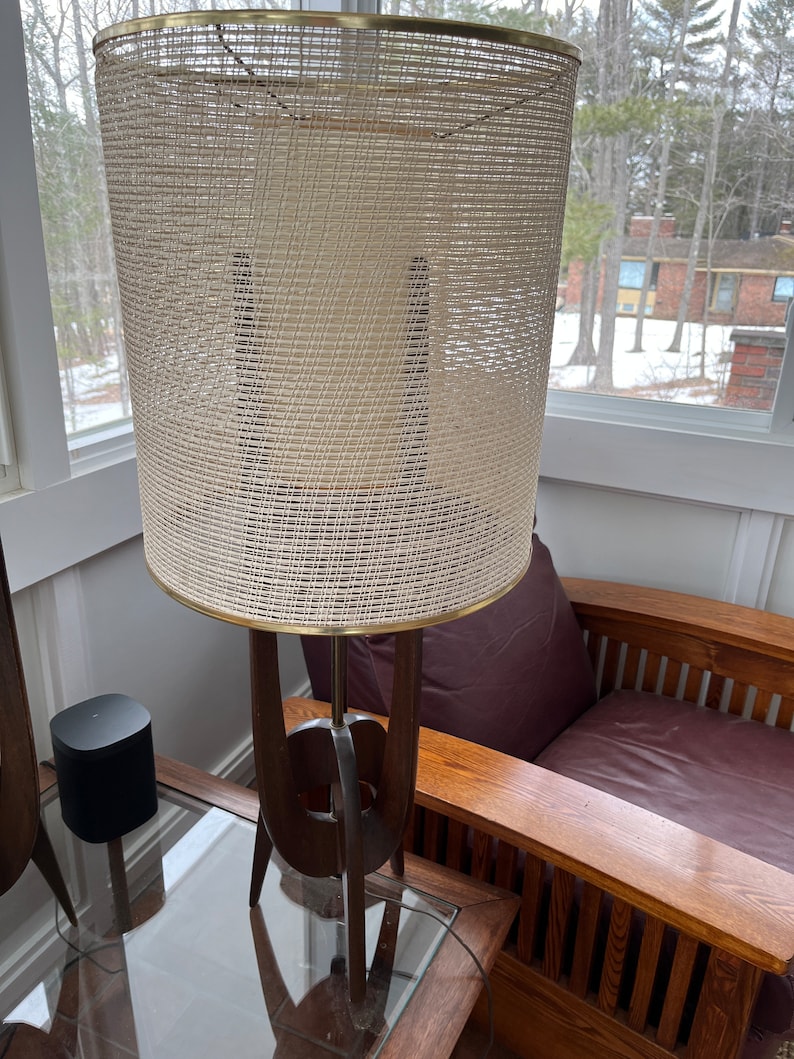 Mid Century Modern Modeline Table Lamp, Walnut & Brass image 1