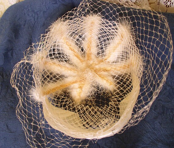 White Mink Hat with Net and Satin Bow.....Vintage… - image 3