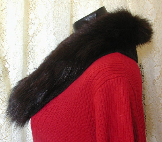 Fox Fur Collar in Black Fox Fur......Vintage Blac… - image 2