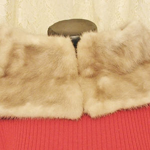 Mink Collar in Champagne Mink Fur Collar.....Vintage Champagne Mink Fur Collar