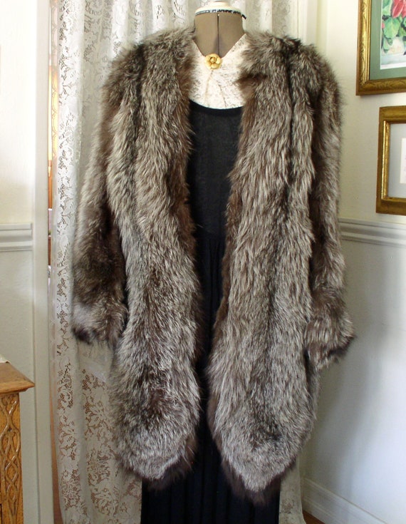 Silver Fox Fur Coat....Vintage Silver Fox Fur Coat