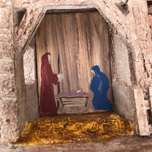 Christmas Nativity Birdhouse: Cedar Construction, Stucco Coated